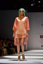 Model walk the ramp for Kavita Bhartia Show at Wills Lifestyle India Fashion Week 2012 day 2 on 7th Oct 2012 (25).JPG